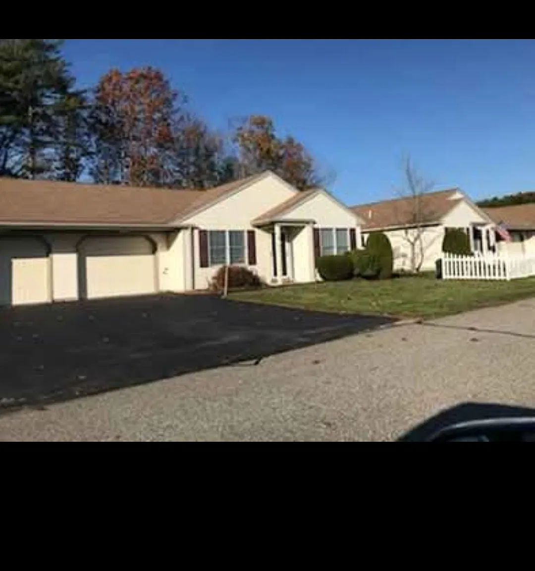 Southpointe Dr, Scarborough — Photo 1