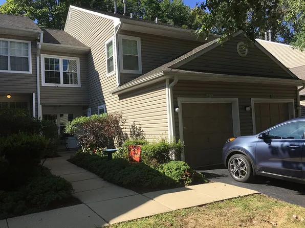 271 Stanton Ct, Glen Mills, PA 19342