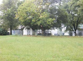 1036 James St, Carthage, MO 64836