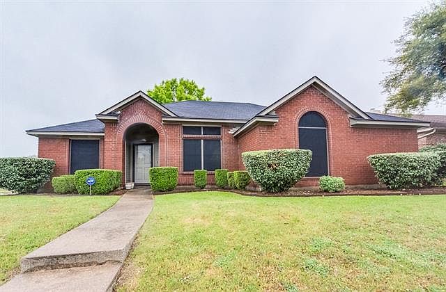 1st image of 2158 Live Oak Dr
