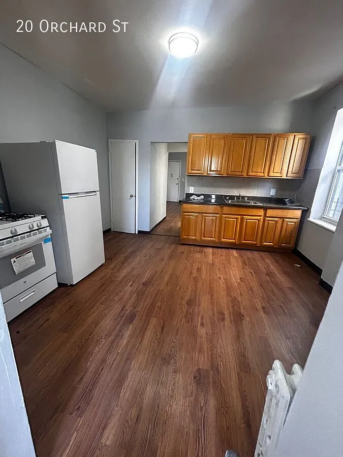 3 bed, $2,900 — Photo 4