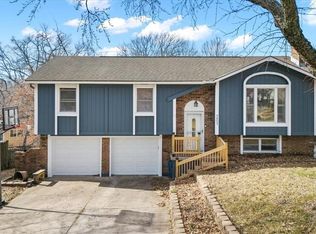3602 NE Chapel Dr, Lees Summit, MO 64064