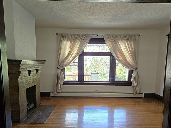 4th image of 43 Brantford Pl #1