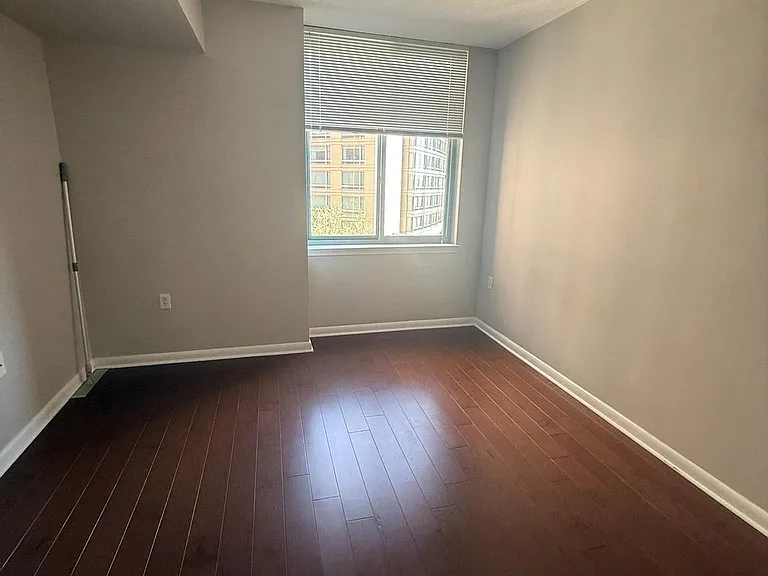 851 N Glebe Rd #621 — Photo 9