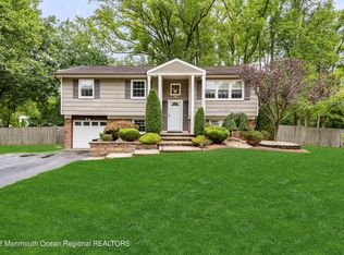 3 Lee Rd, Manalapan, NJ 07726