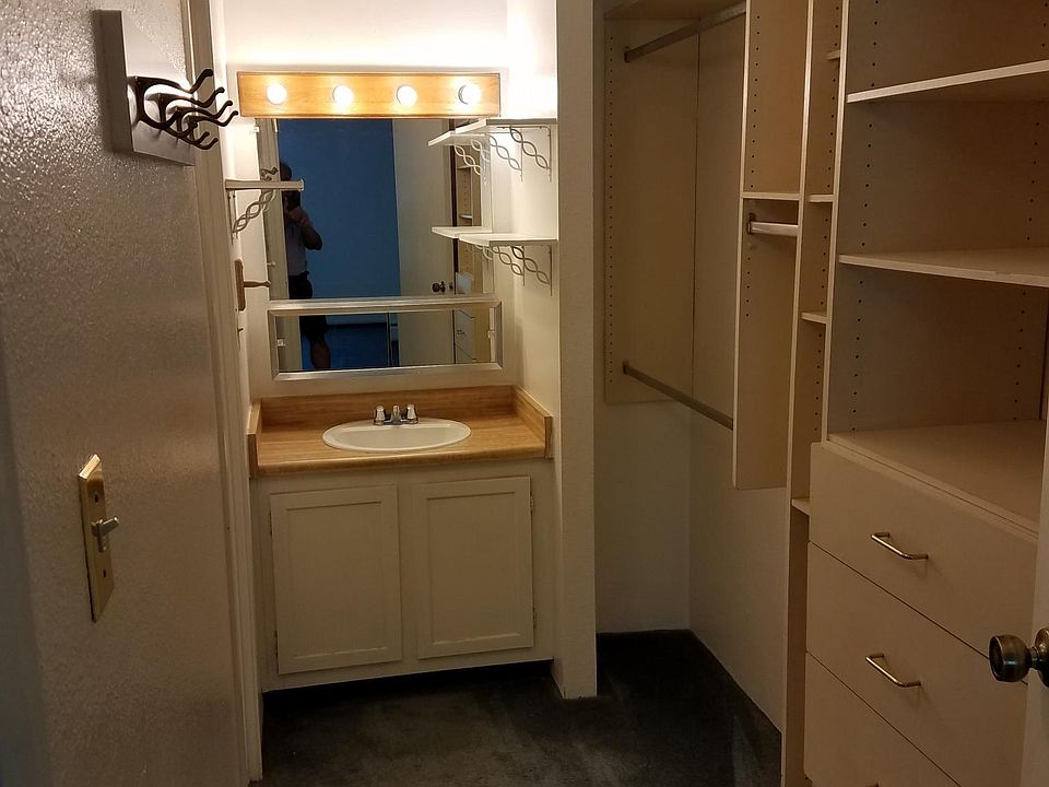 Walk in closet