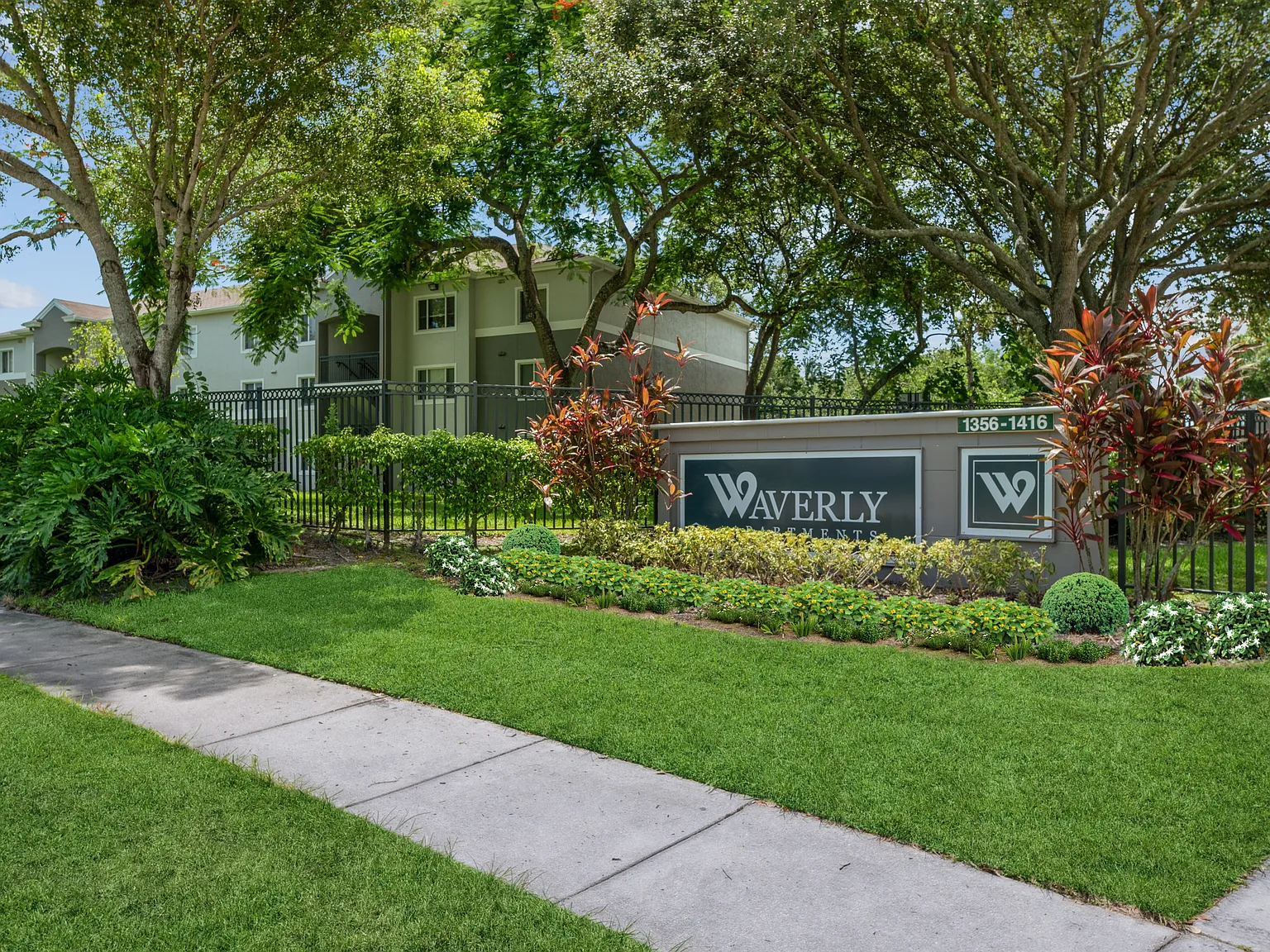 Waverly Apartments — Photo 2