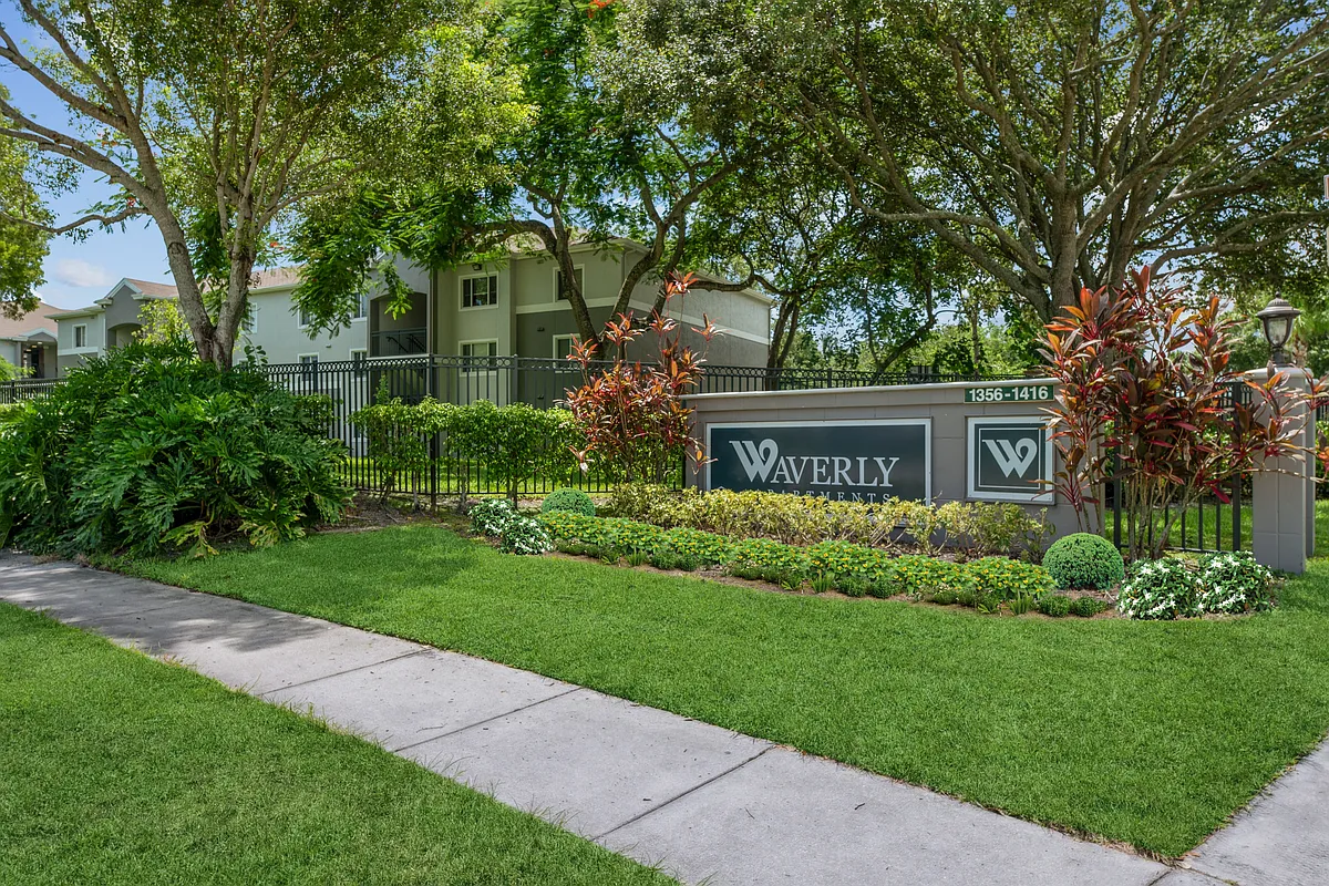 Building Photo - Waverly Apartments