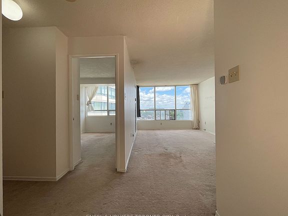 3rd image of 3050 Ellesmere Rd #1402