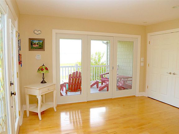 5th image of 304 S East Bay Blvd
