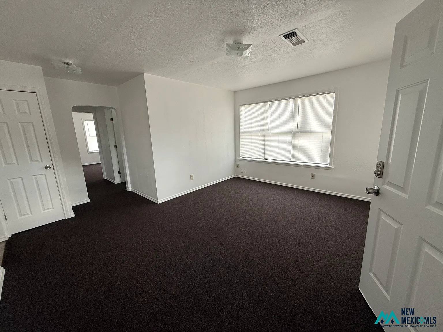 3 bed, 888 sqft, $1,500 — Photo 4