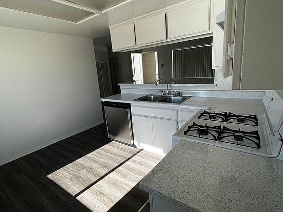5th image of 3119 Doty Ave #3