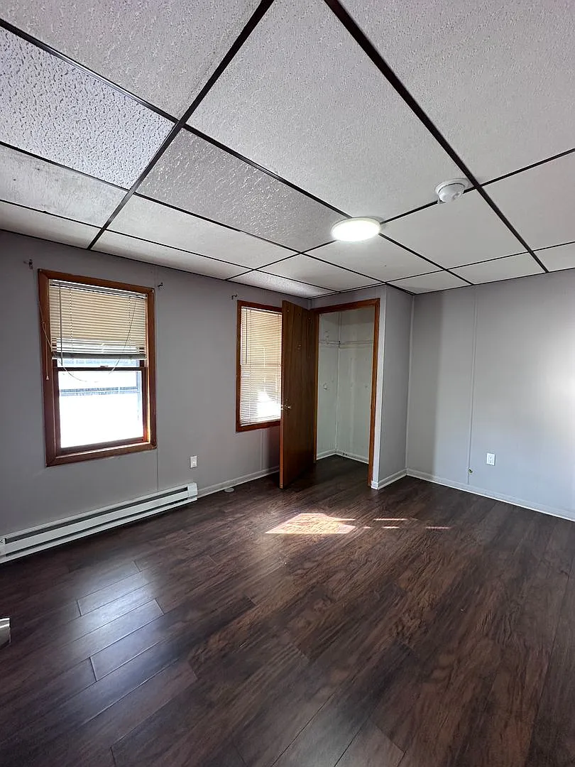 1 bed, 1.5 bath, 800 sqft, $950 — Photo 1