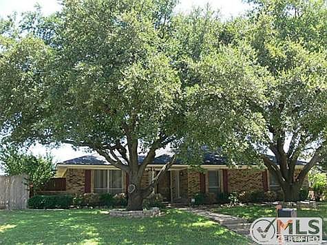 2nd image of 2204 Brighton Ln