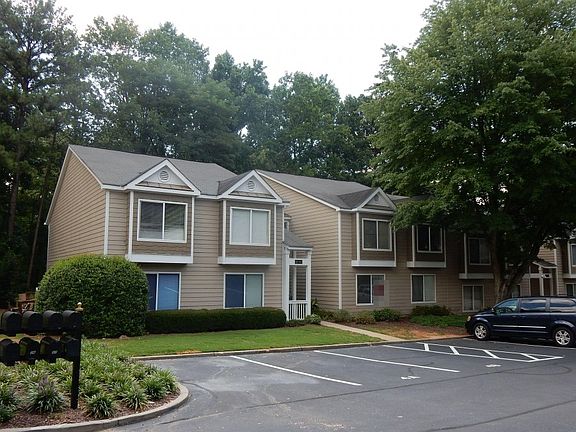 3rd image of 41 Little Silver Ct SE