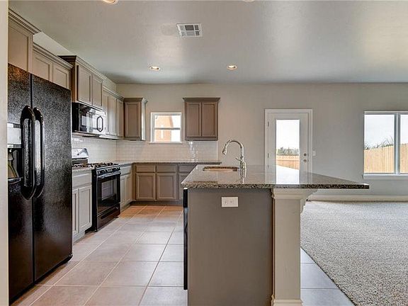 4th image of 17617 Hampton Park Dr