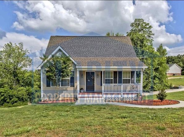 353 Shady Hollow Cir SE
