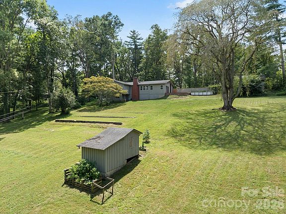 5th image of 242 N Hills Dr