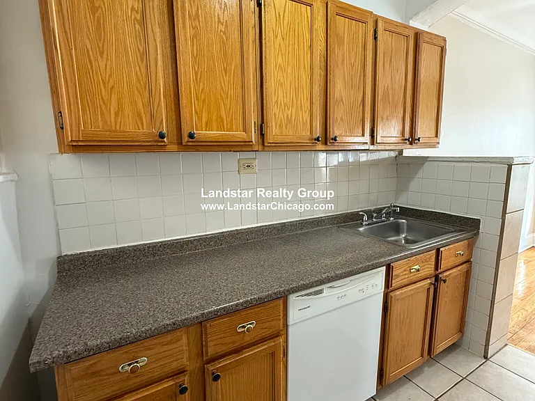 4937 N Whipple St #1E — Photo 6
