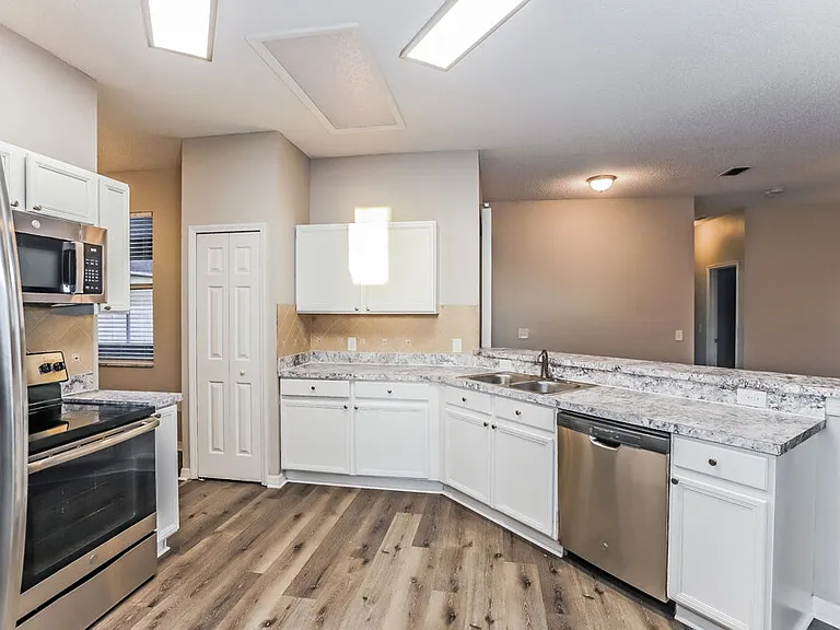 4414 Canopy Ct — Photo 6