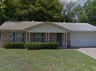 7424 Beaty St, Fort Worth, TX 76112