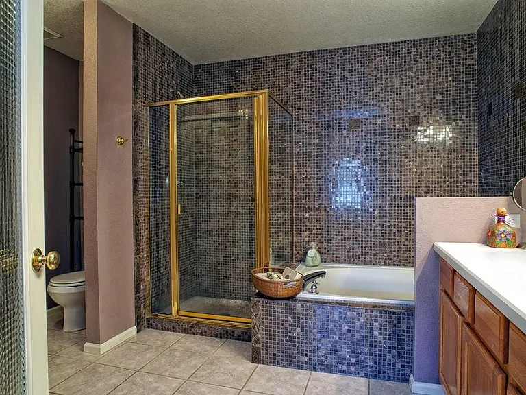 7462 E Lowry Blvd — Photo 3