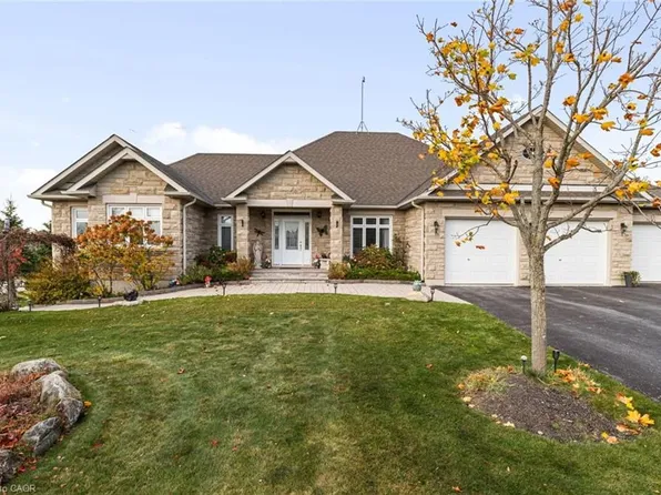 10 Brolley Cres, Essa, ON L0L 2N2