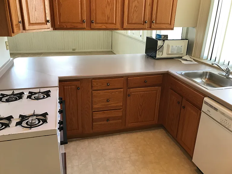 25 Hastings Ave #204 — Photo 4