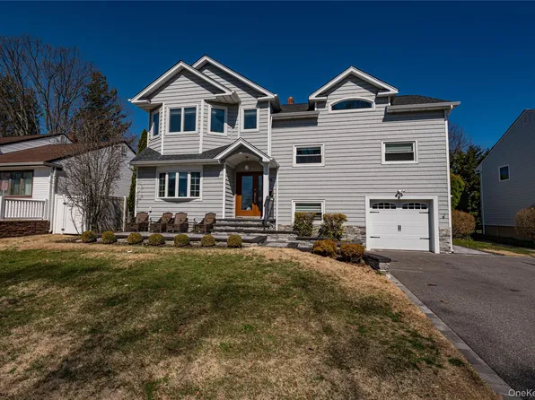 35 Circle Drive, Syosset, NY 11791