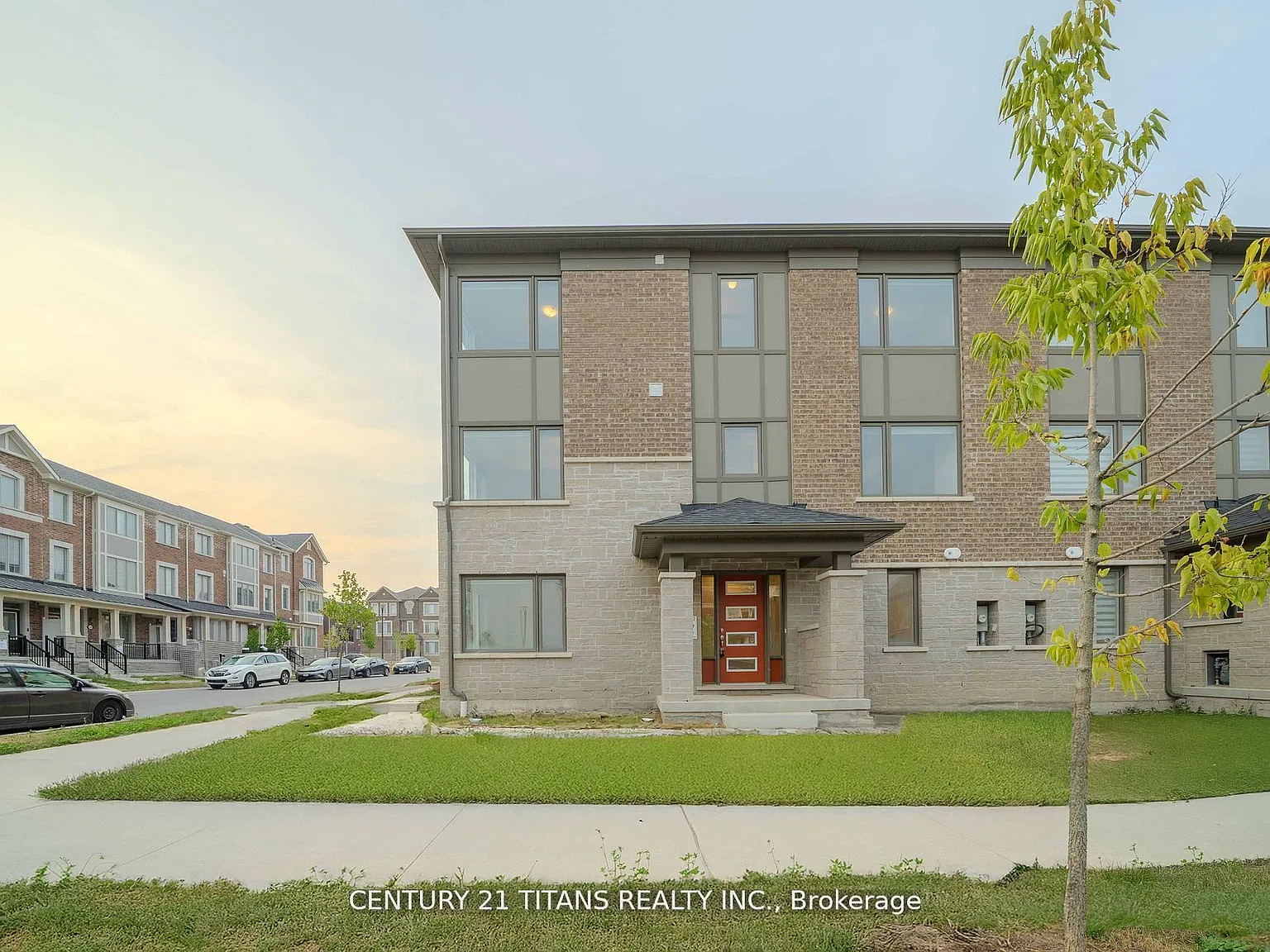 4 bed, $2,900 — Photo 2