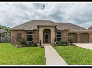 215 Masters Dr, Broussard, LA 70518