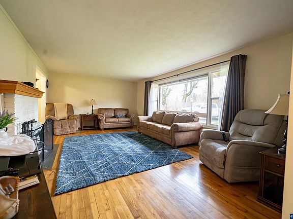 4th image of 5940 Macleay Rd SE