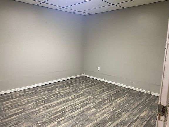 3rd image of 89 S Park Ave