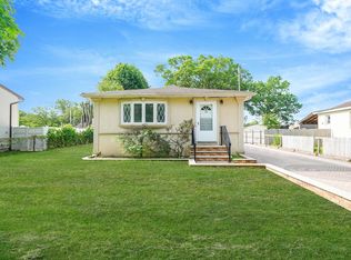 22 Lincoln Ave, Wyandanch, NY 11798