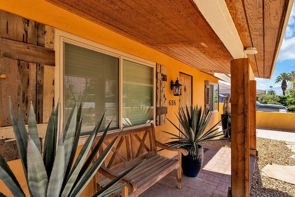 686 N Calle Rolph — Photo 4