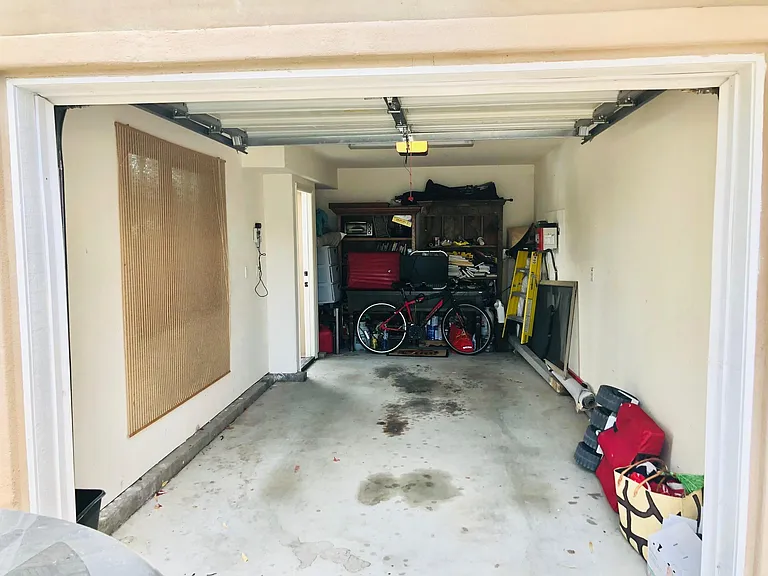 private 1 car garage