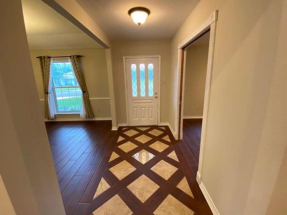 3rd image of 2710 N Surrey Dr