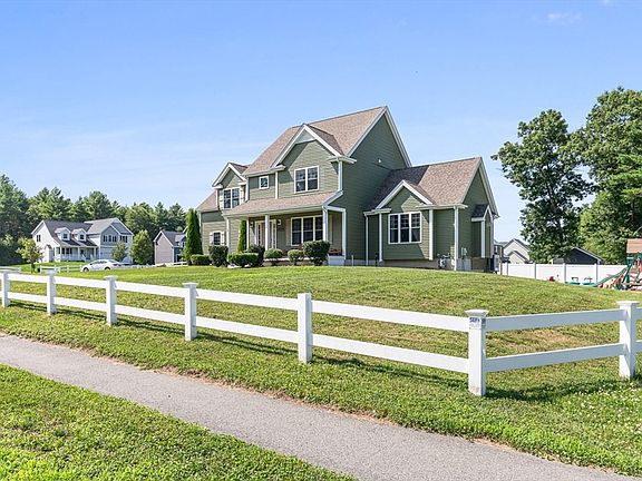 2nd image of 52 Waterford Cir