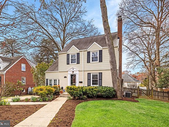 2nd image of 3123 Worthington Cir