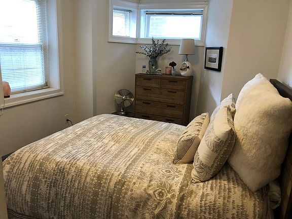 Medium sized bedroom