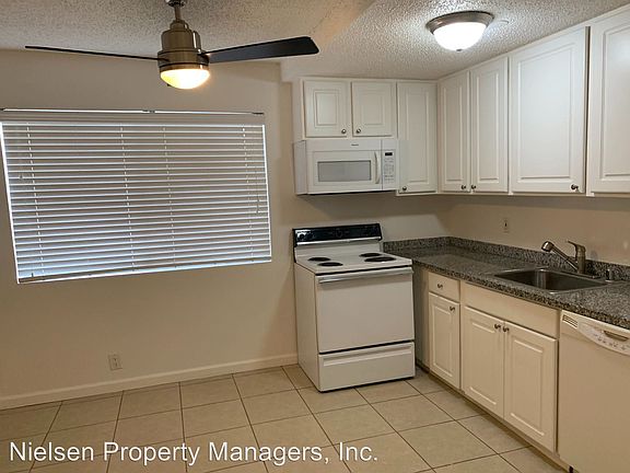 4th image of 2117 22nd St APT 07