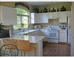 2nd image of 5716 Versailles Ave