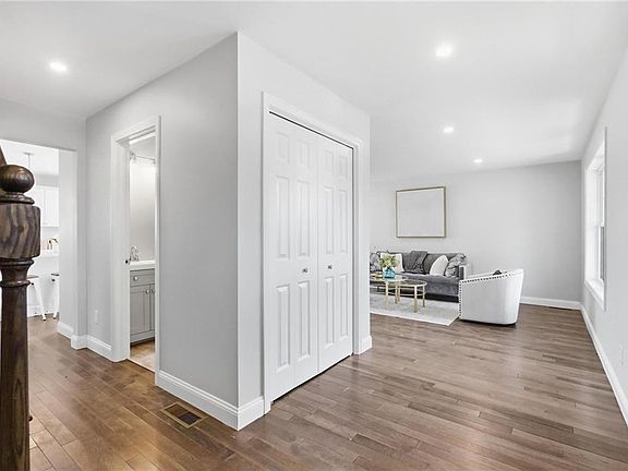 3rd image of 32 Adams Ave