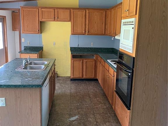 5th image of 1223 N Arkansas Ave