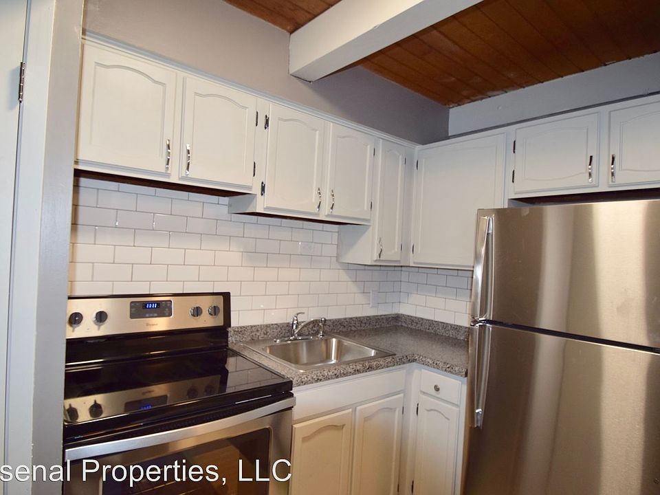 2nd image of 1819 Pershing Ave APT 3