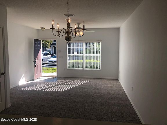 4th image of 1322 Hampton Park Ln #1322