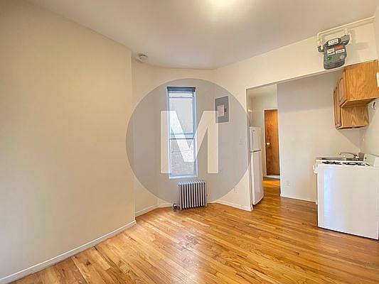5th image of 157 E 99th St APT 18