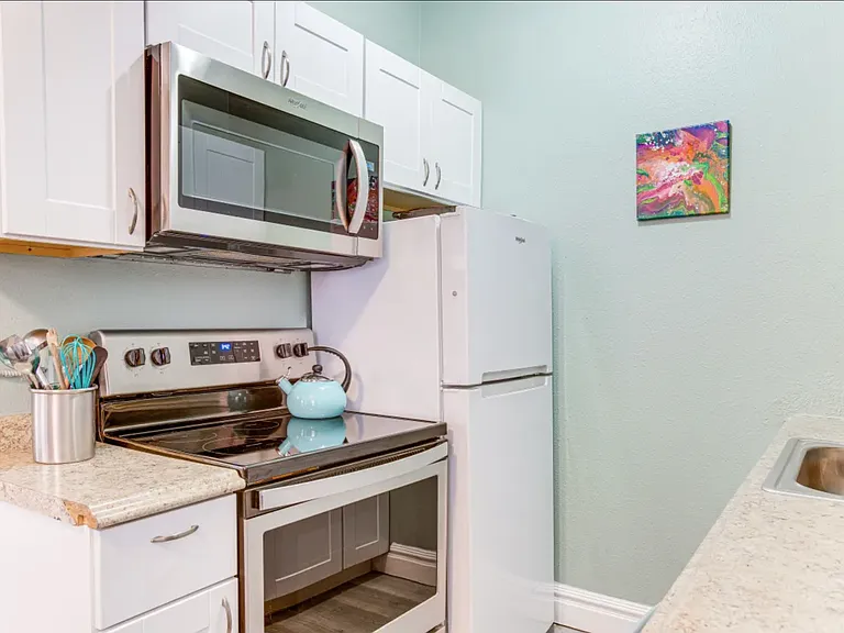 1109 N Emerson St #3 — Photo 7