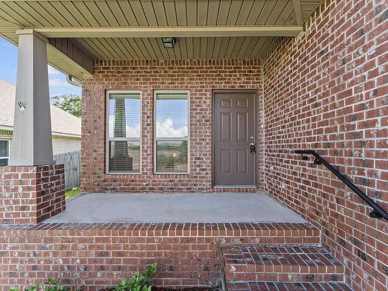 27320 Lashay Dr — Photo 36
