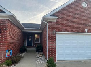120 Twin Lakes Dr, Vine Grove, KY 40175